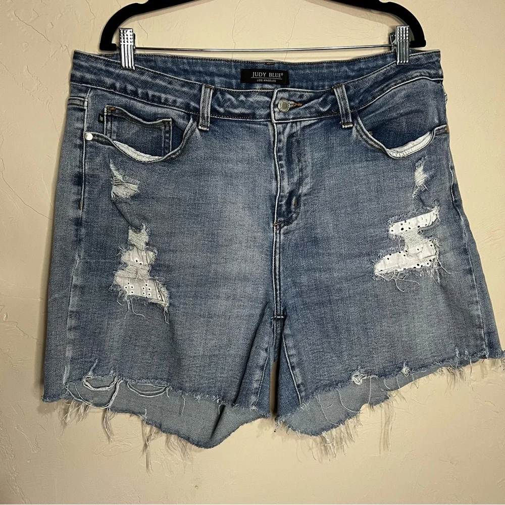 Judy Blue Distressed Eyelet Lace Patched Denim Jean‎ Plus Size Shorts